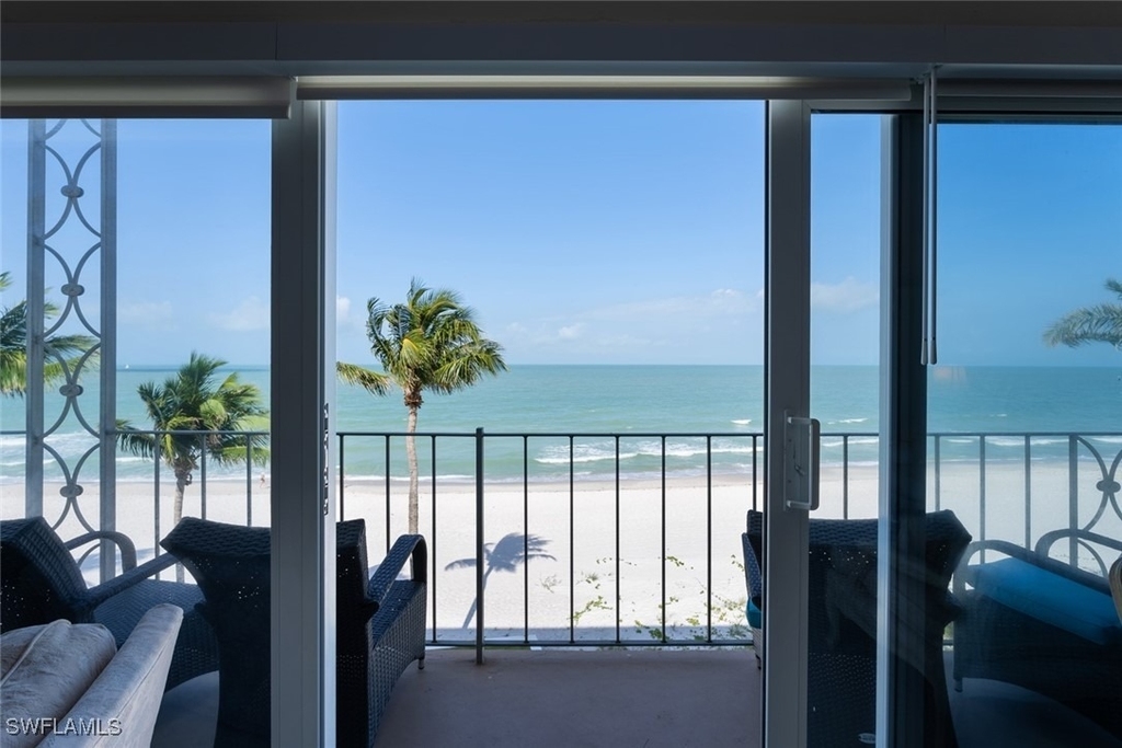 2011 Gulf Shore Boulevard N - Photo 3