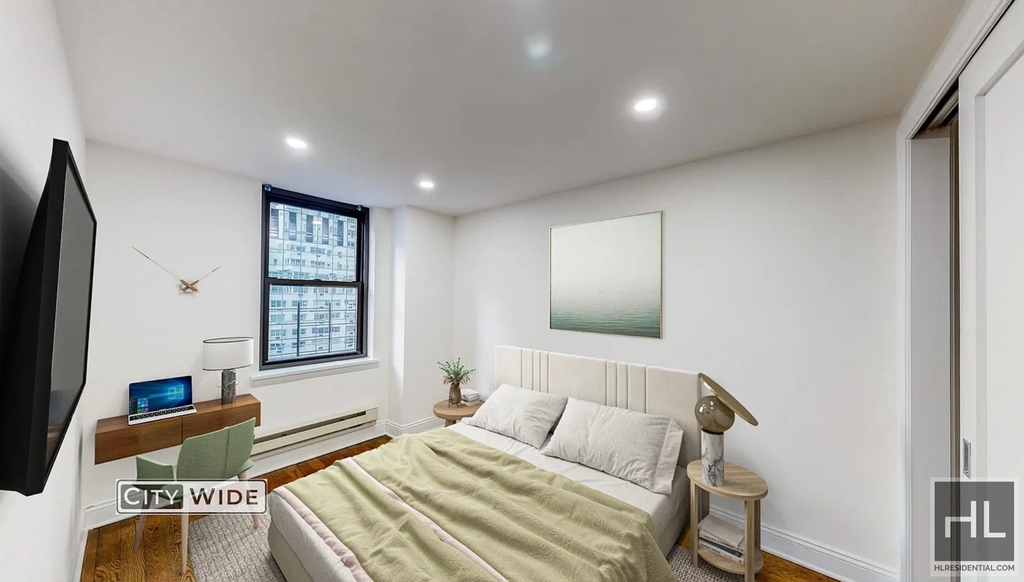 East 57 Street - Photo 2
