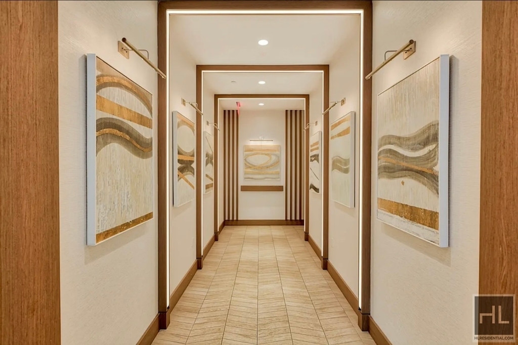 East 29 Street - Photo 7