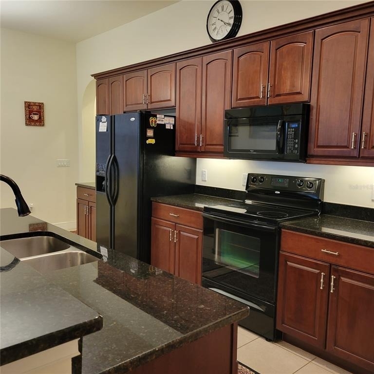 106 Lerida Court - Photo 3