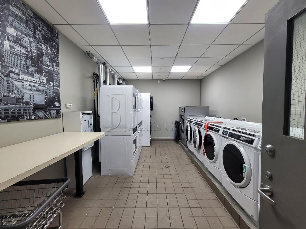 58-12 Queens Blvd - Photo 9