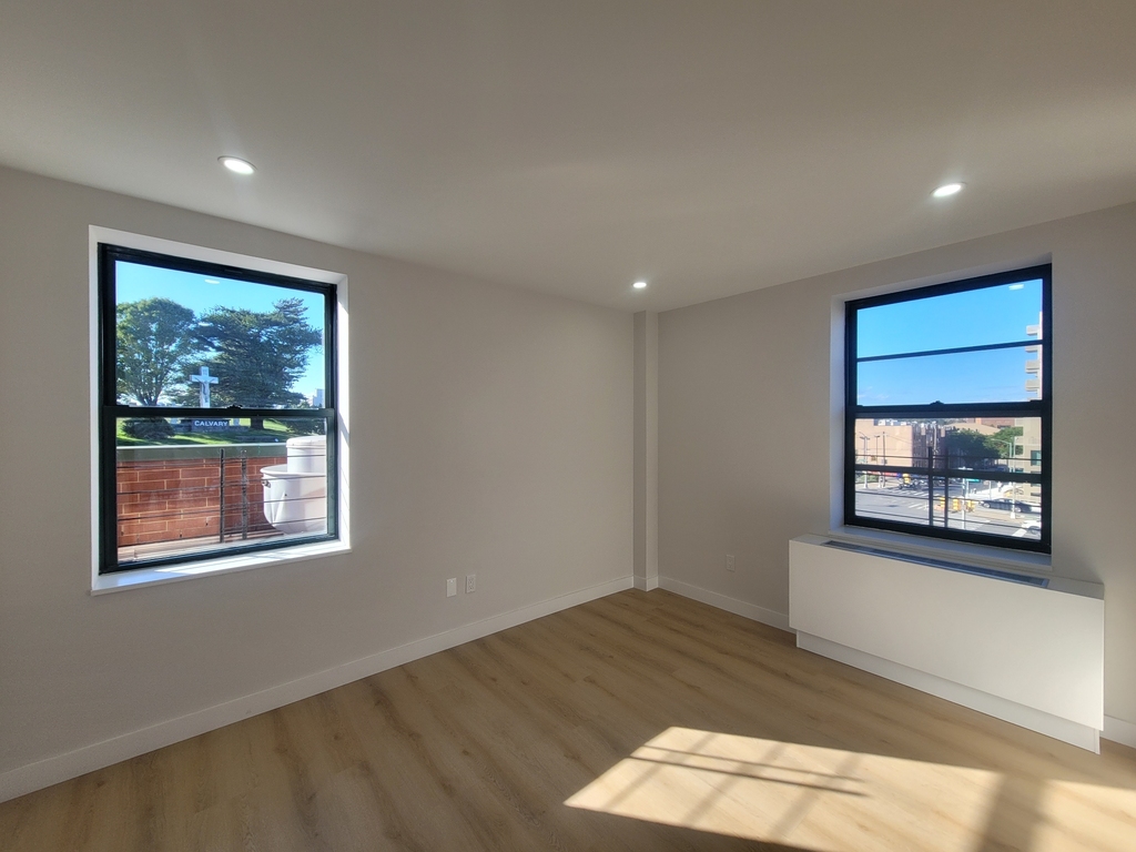 58-12 Queens Blvd - Photo 5