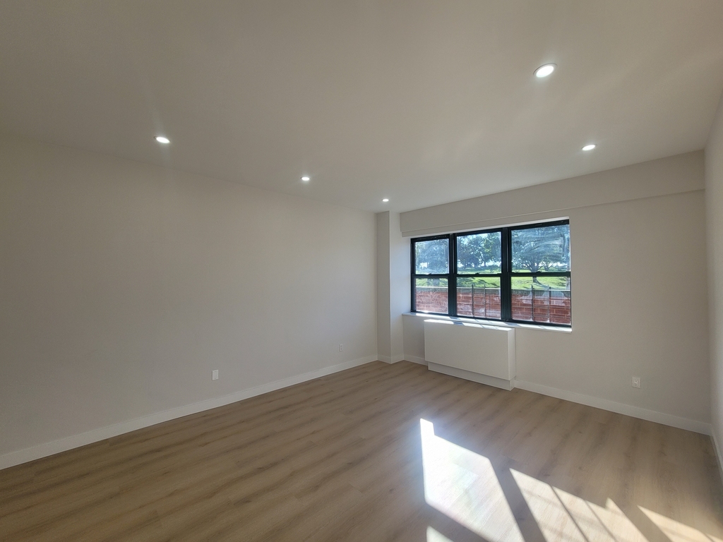 58-12 Queens Blvd - Photo 2