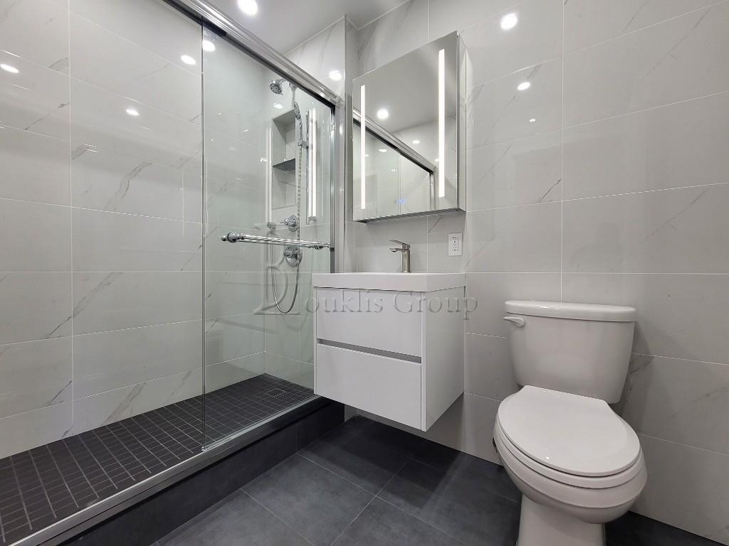 58-12 Queens Blvd - Photo 4