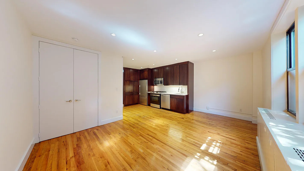 156 Prince Street - Photo 4