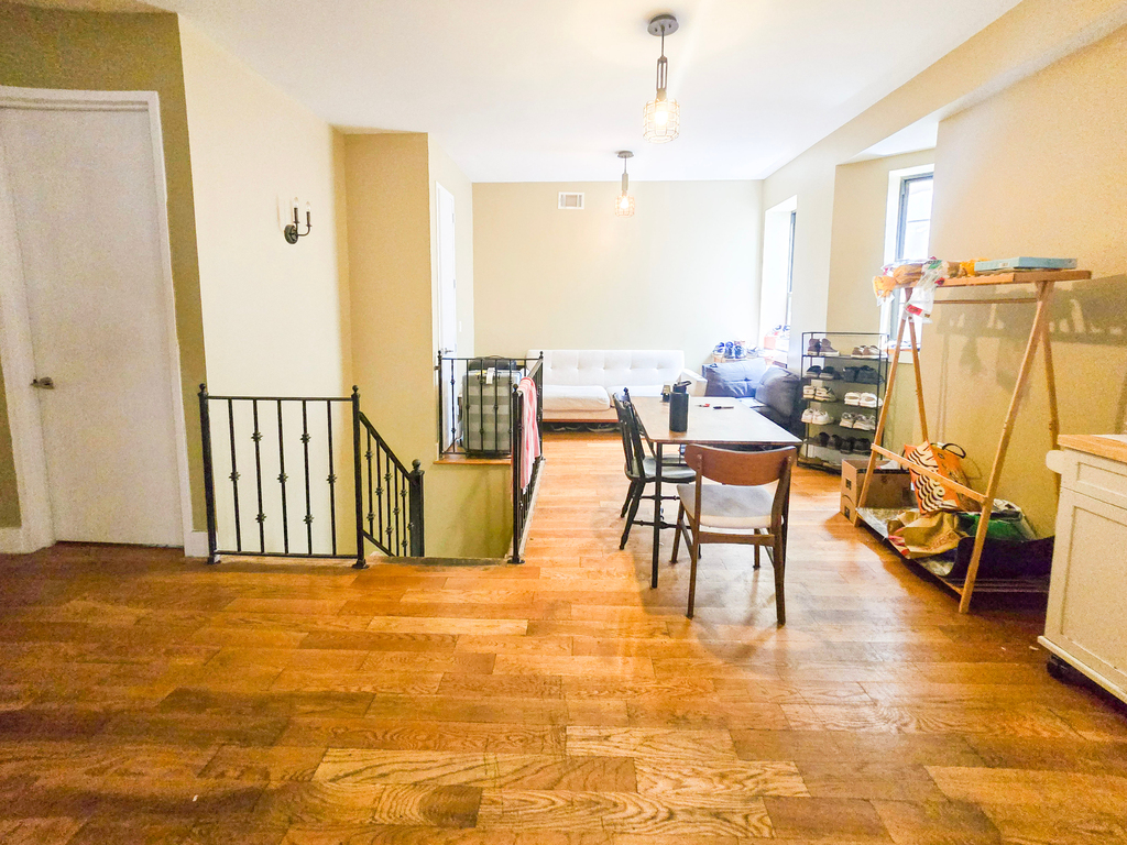 277 Halsey Street - Photo 2
