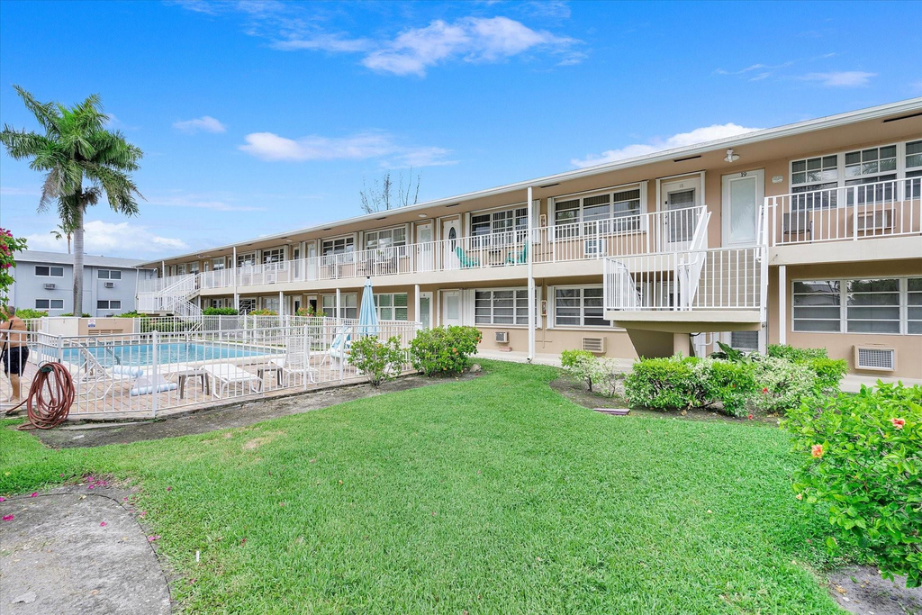 500 Layne Boulevard - Photo 0