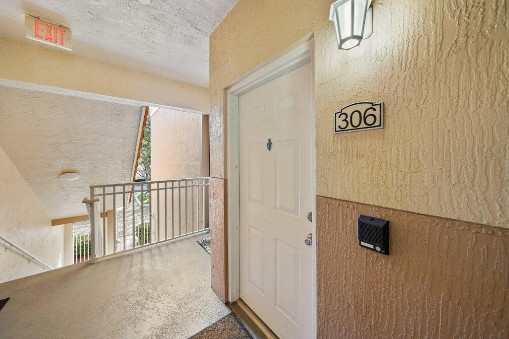 11011 Legacy 306 Lane - Photo 31