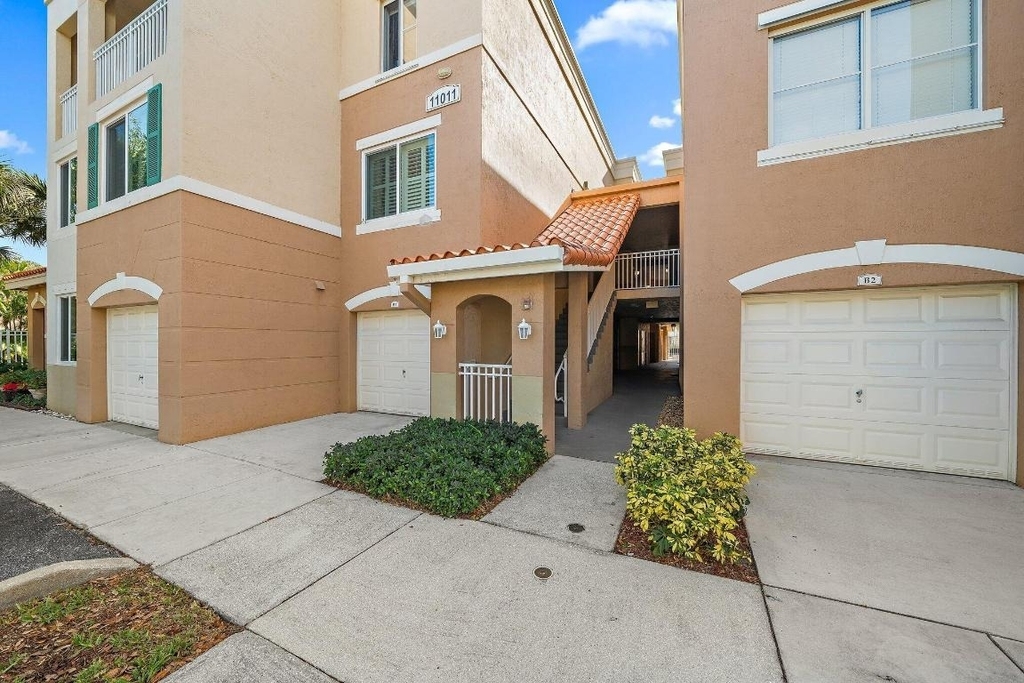 11011 Legacy 306 Lane - Photo 43