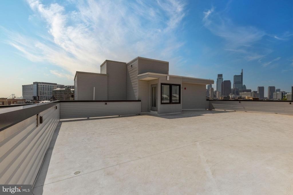 1519 Ridge Avenue - Photo 9