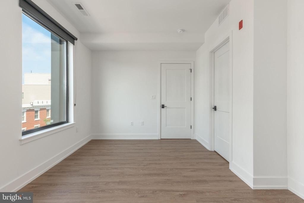 1519 Ridge Avenue - Photo 11