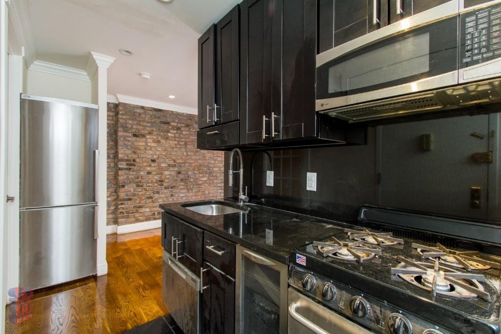115 Mulberry Street - Photo 2