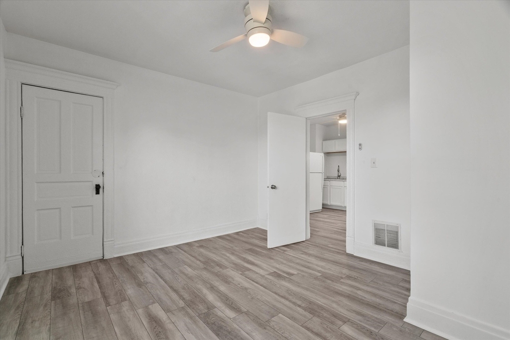 185 N Entrance Avenue - Photo 12