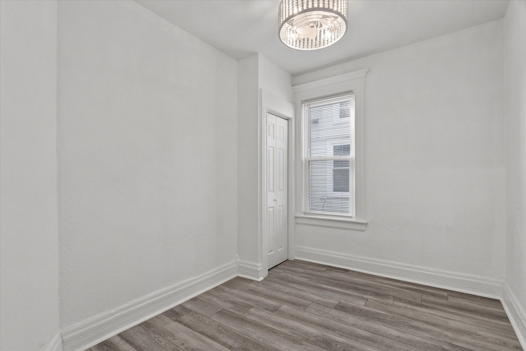 185 N Entrance Avenue - Photo 3
