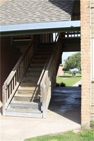 711 Glenoak Drive - Photo 1