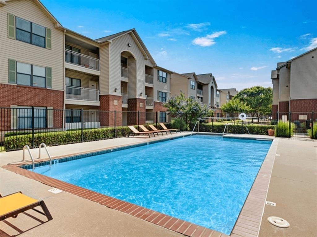1 Chapel Ridge Cir - Photo 2