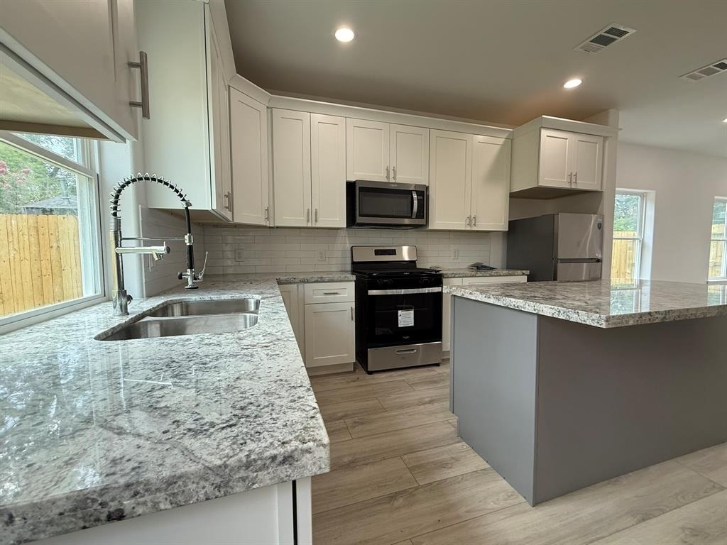 7914 Laura Koppe Road - Photo 3
