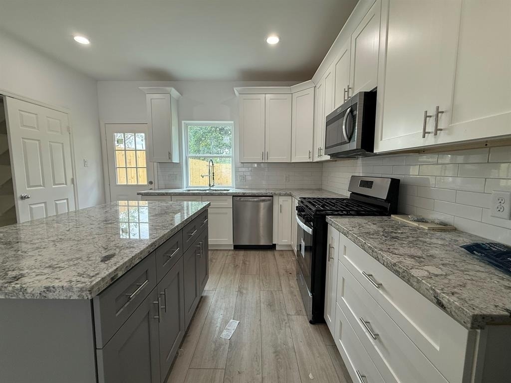 7914 Laura Koppe Road - Photo 2