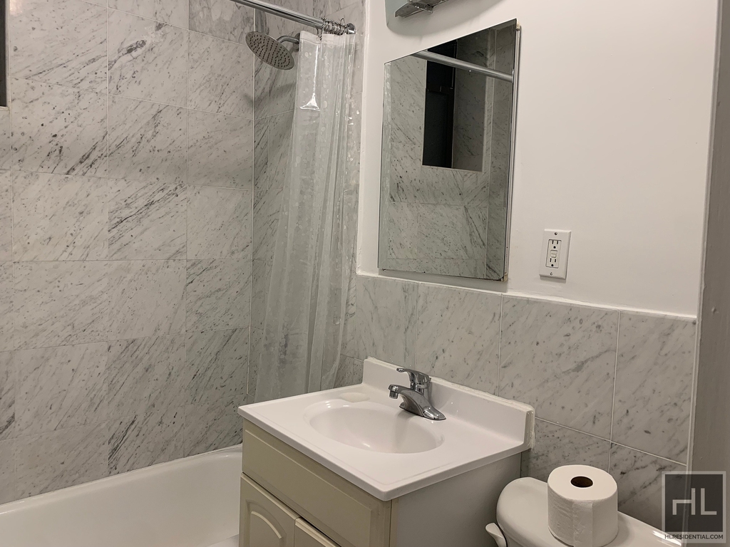 West 11th Street - Photo 4