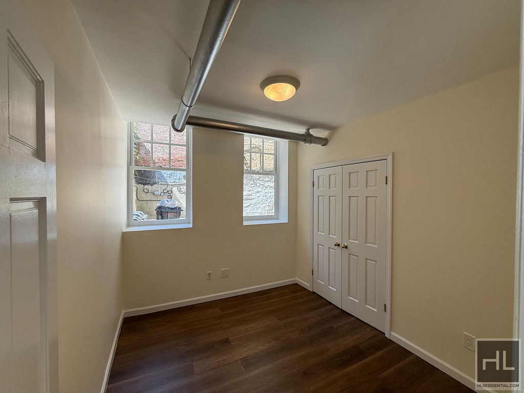 West 11th Street - Photo 3