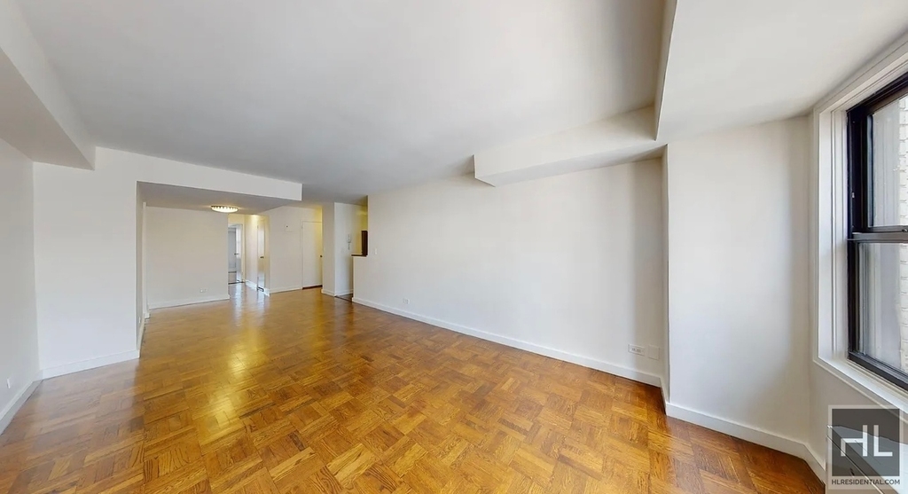 East 63 Street - Photo 1