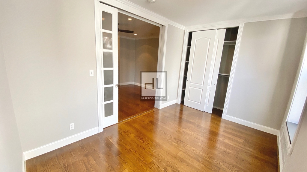 East 25 Street - Photo 18
