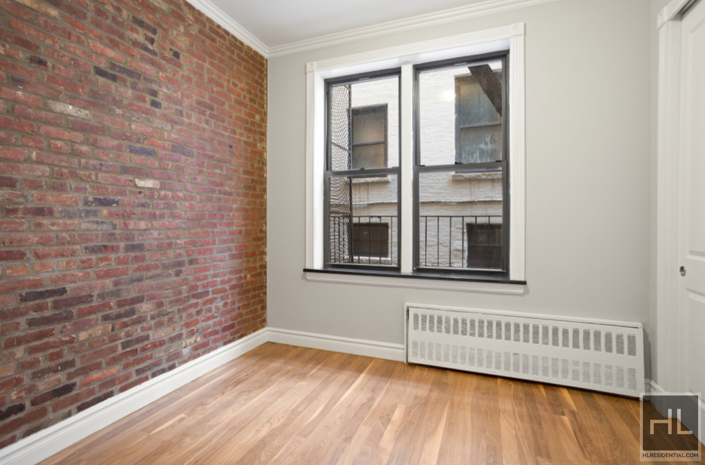East 25 Street - Photo 10