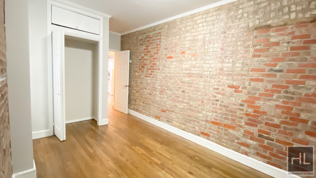 East 18th Street - Photo 1