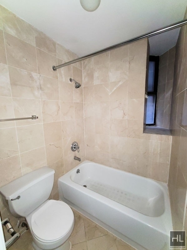 East 18th Street - Photo 14