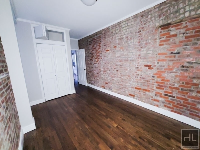 East 18th Street - Photo 8