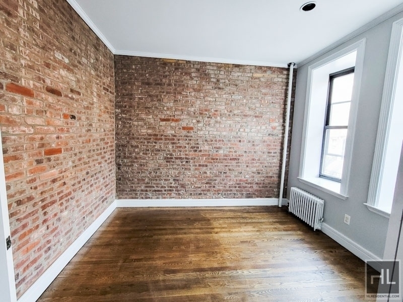 East 18th Street - Photo 12