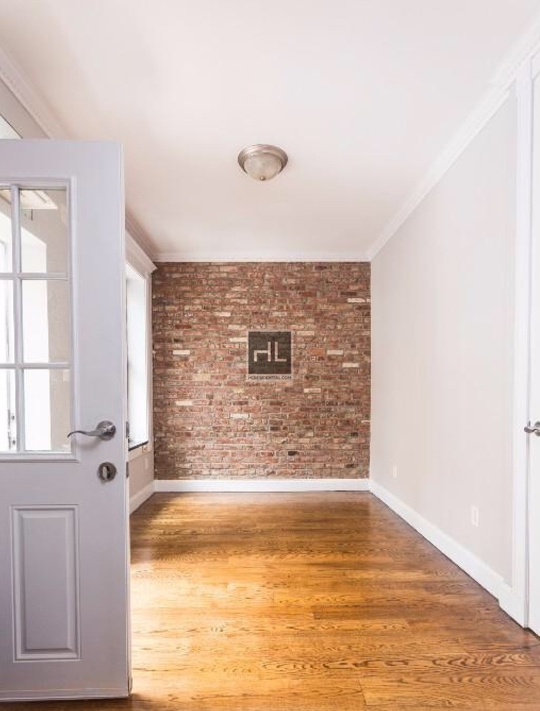East 18th Street - Photo 15
