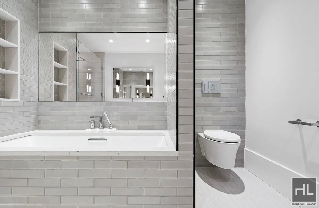 East 56 Street - Photo 8