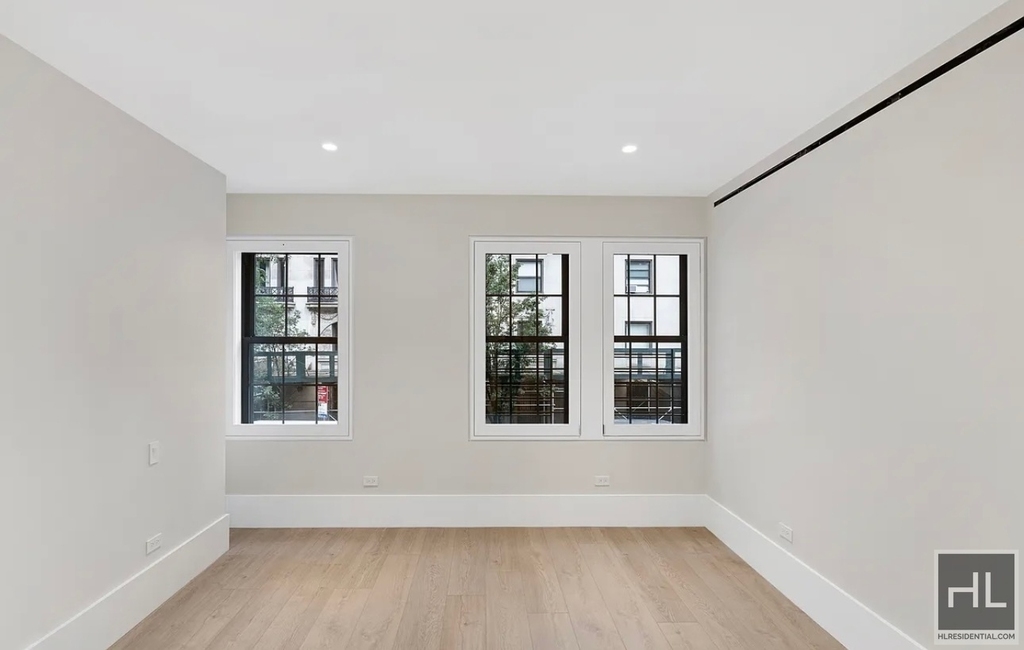 East 56 Street - Photo 7