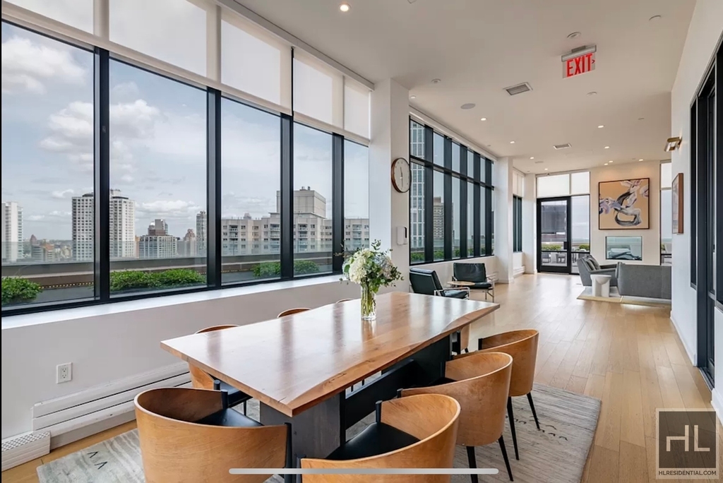 East 54 Street - Photo 14