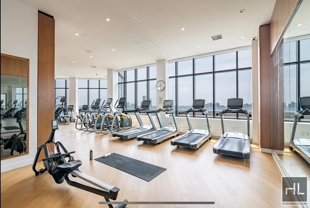 East 54 Street - Photo 15