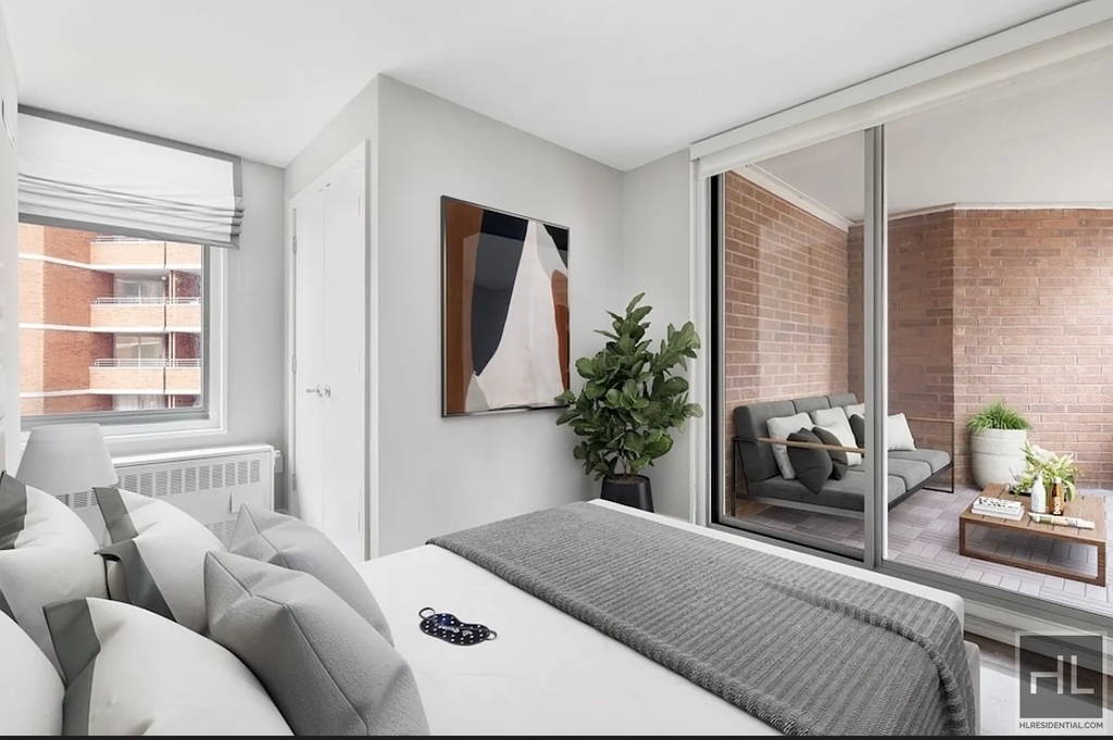 2nd Avenue - Photo 3