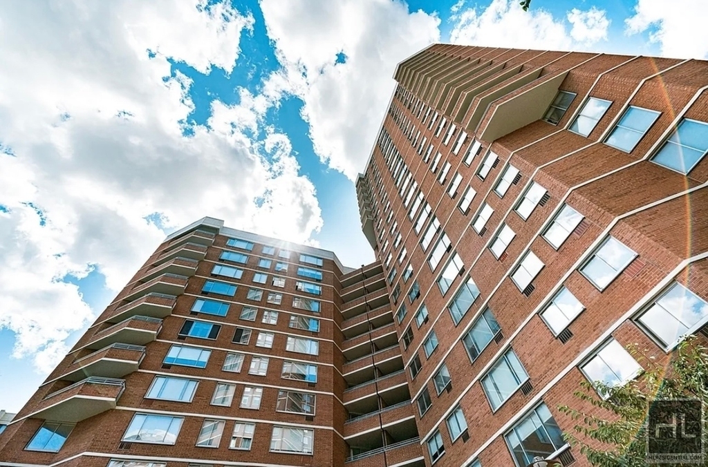 2nd Avenue - Photo 10