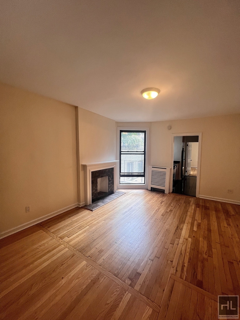 East 84 Street - Photo 0