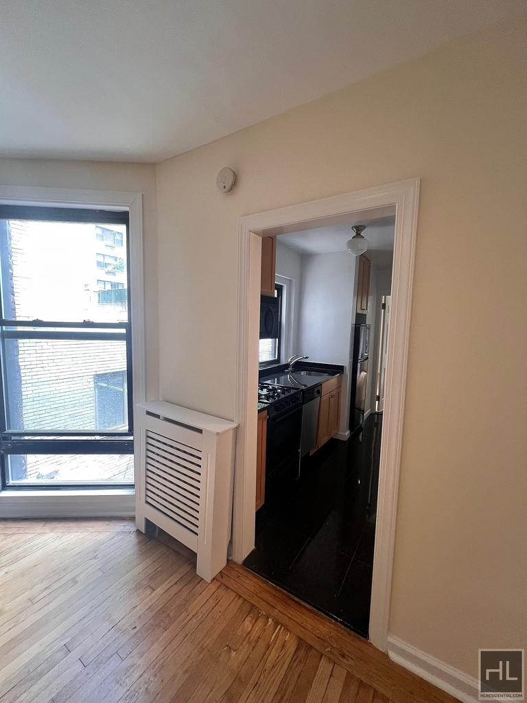 East 84 Street - Photo 5