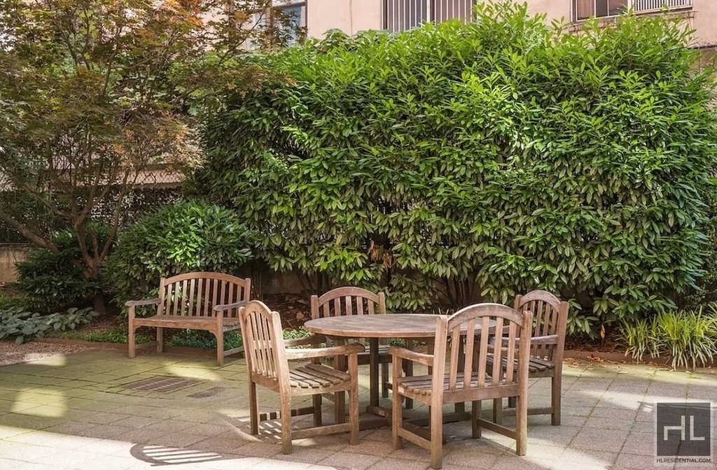 East 71st Street - Photo 5