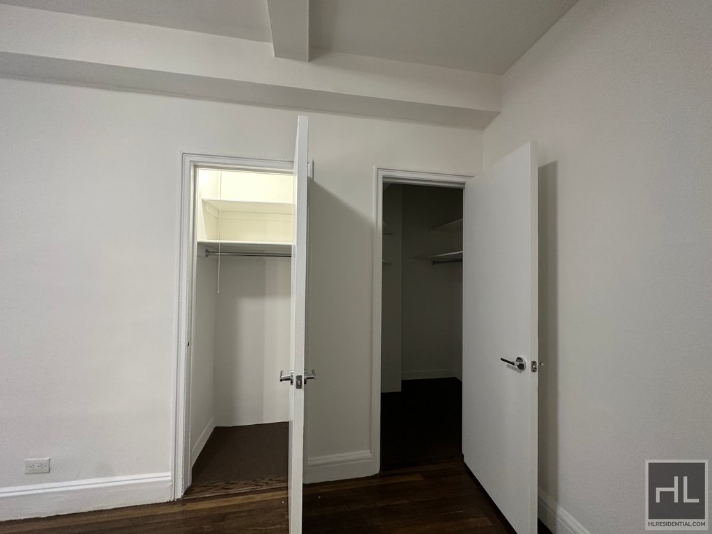 East 46 Street - Photo 11