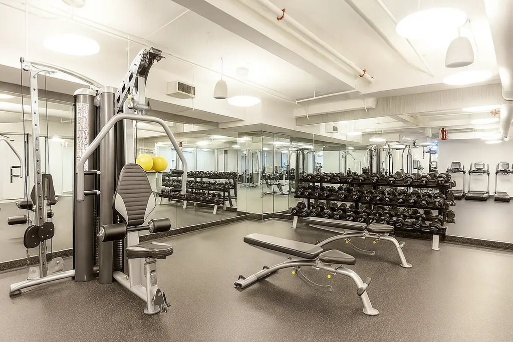 222 East 39th Street - Photo 1