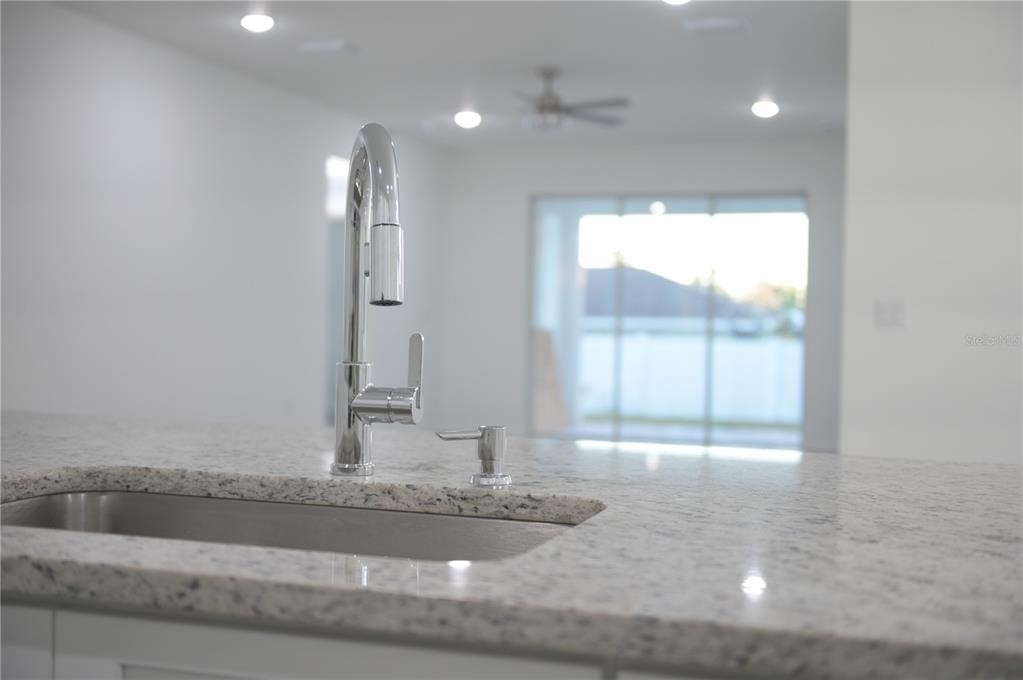 10034 N Darwin Way - Photo 36
