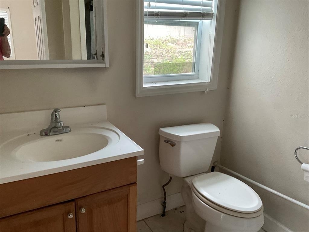 2121 Lakeview Drive - Photo 5