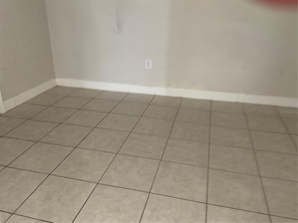 2121 Lakeview Drive - Photo 3