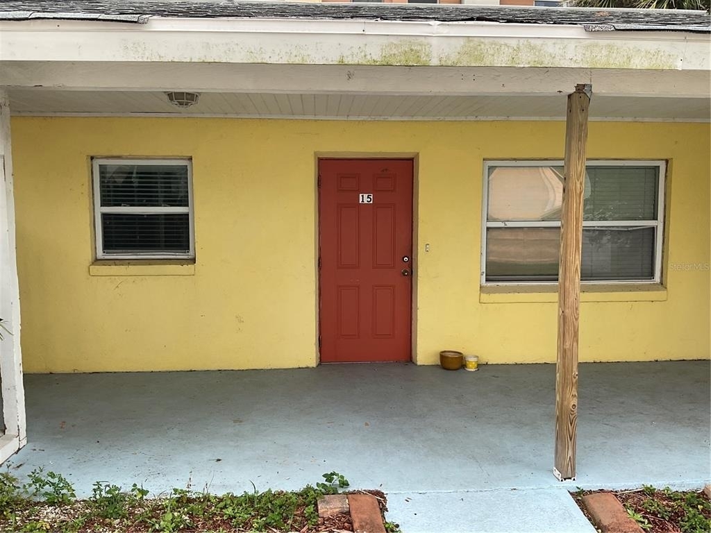 2121 Lakeview Drive - Photo 0