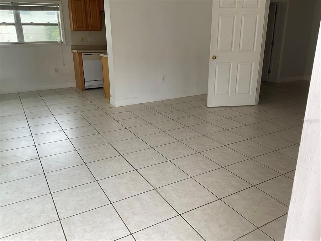 2121 Lakeview Drive - Photo 1