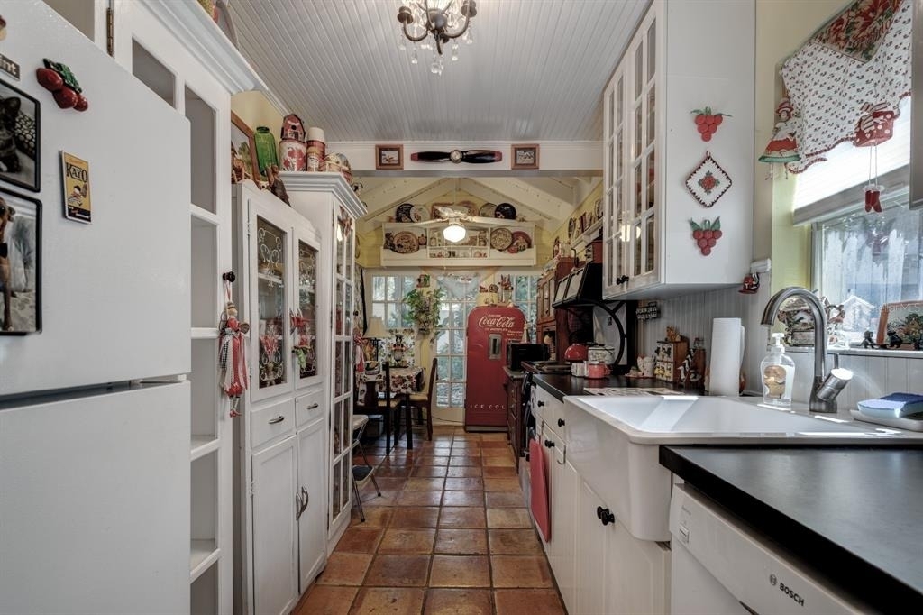 401 E 9th Avenue - Photo 11