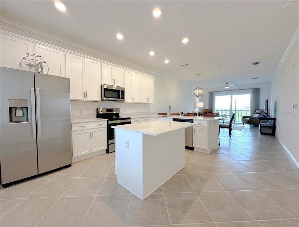 14121 Heritage Landing Boulevard - Photo 2
